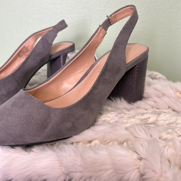 Kelly & Katie Gray Slingback Block Heels - Picture 4 of 12